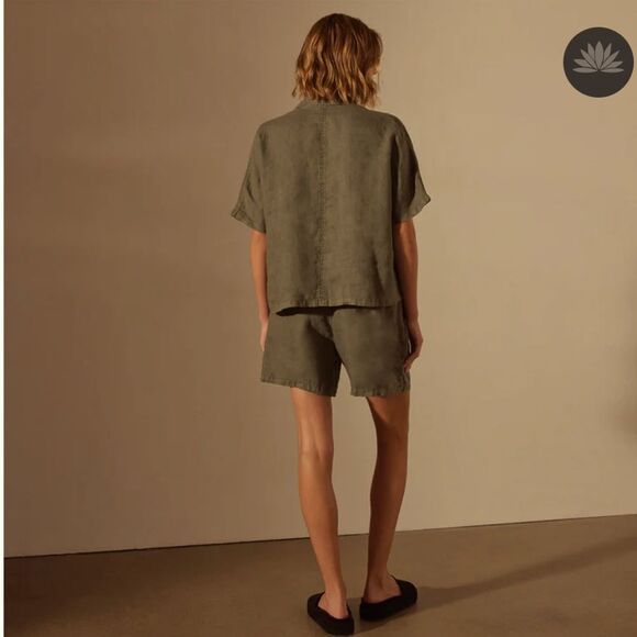 James Perse Tops - Standard James Perse Lightweight Linen Boxy Fit Shirt in Army Brown L